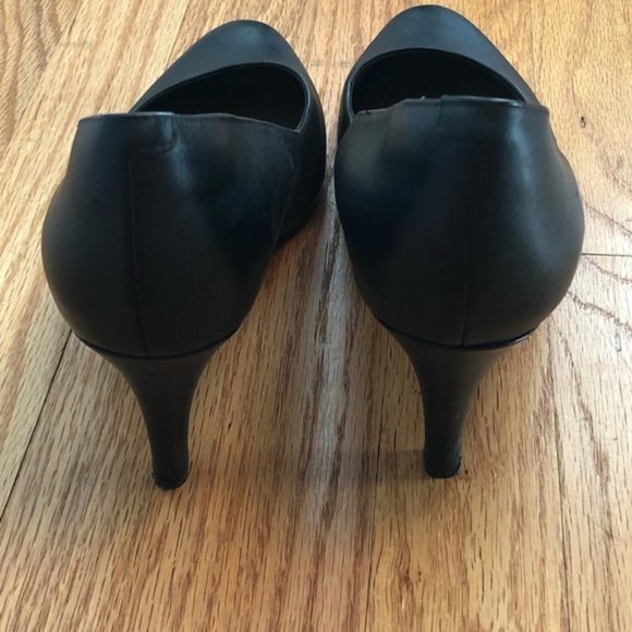 Clark’s Comfort Cushion Black Heel - Picture 4 of 6